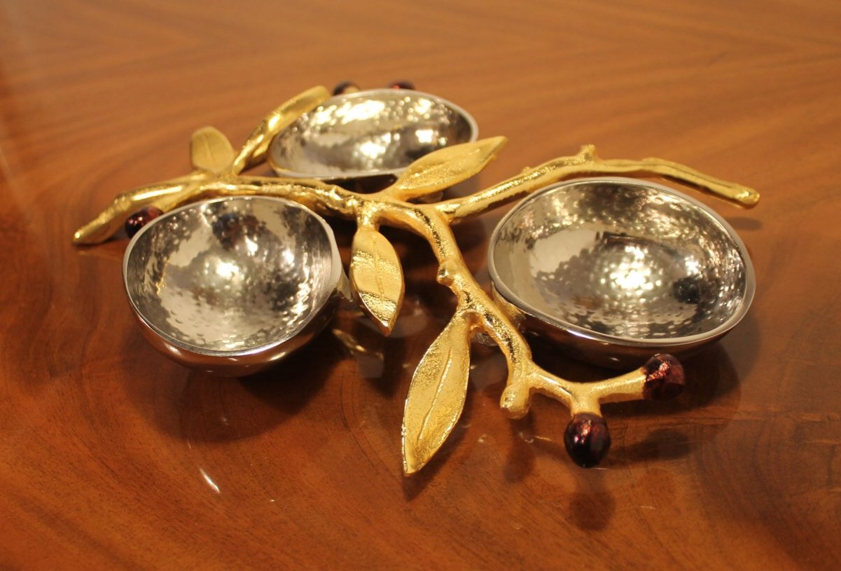 Number 6004: Silver bowl with gold-plated brass limb