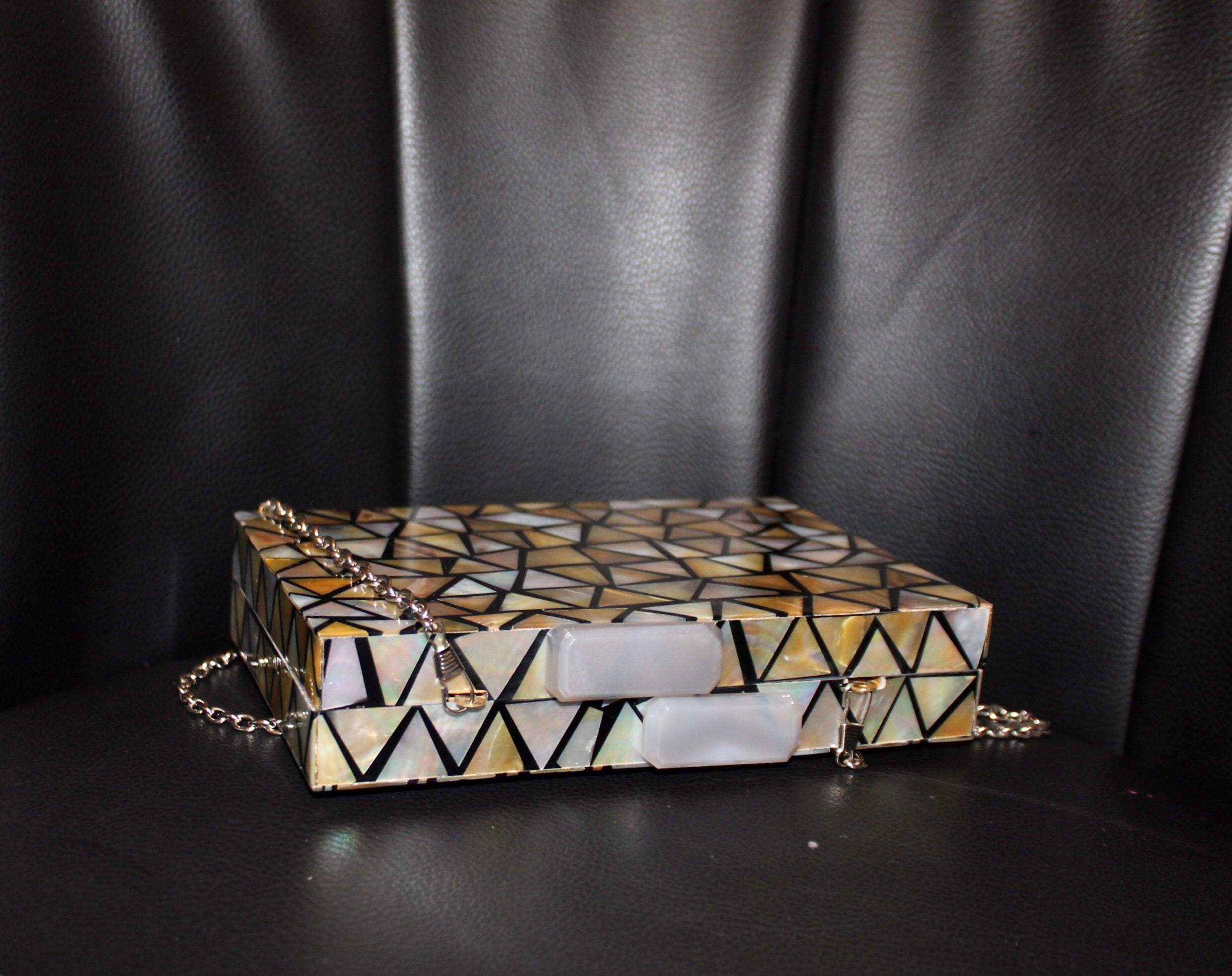 Number 3028: ANDRINA Clutch